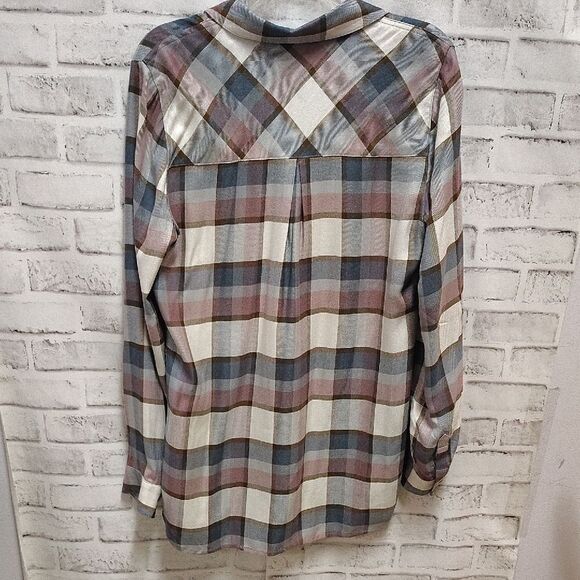 Charlie B.Plaid Button-Up Shirt - Picture 4 of 4
